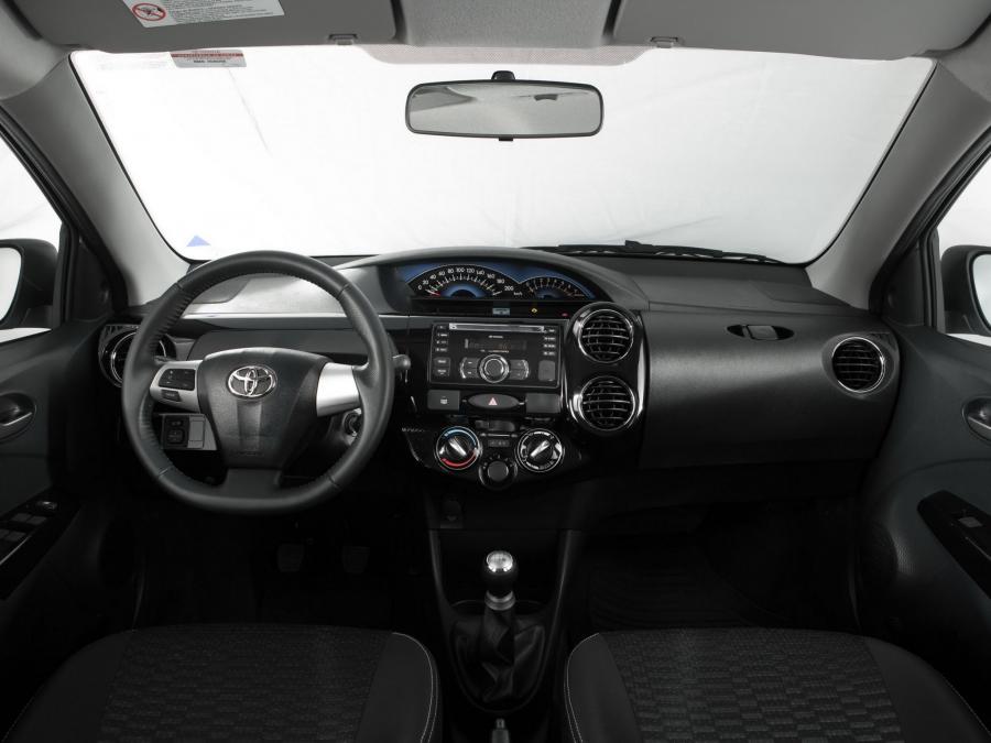  Toyota Etios Cross 2013 года  (фото 13 из 20)